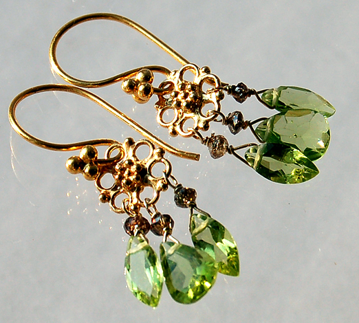 Peridot AAA og brune diamanter